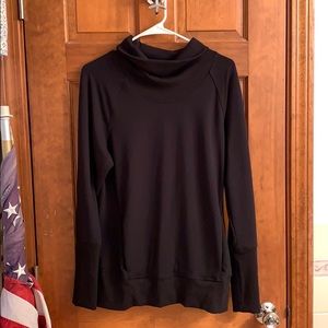 Lululemon black pullover sweatshirt with pockets